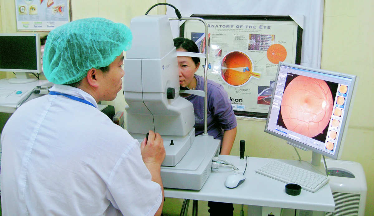 Viêm mống mắt thể mi